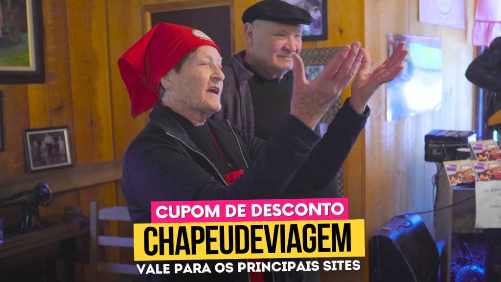 Café Colonial Della Nonna Cupom: até 15% de Desconto 7 Café Colonial Della Nonna Cupom CHAPEUDEVIAGEM - senhora cantando