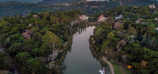Lago Negro em Gramado, visita certa quando estiver por aqui 19 Lago Negro Gramado Vista Aerea scaled 1 - Cupom Alpen Park
