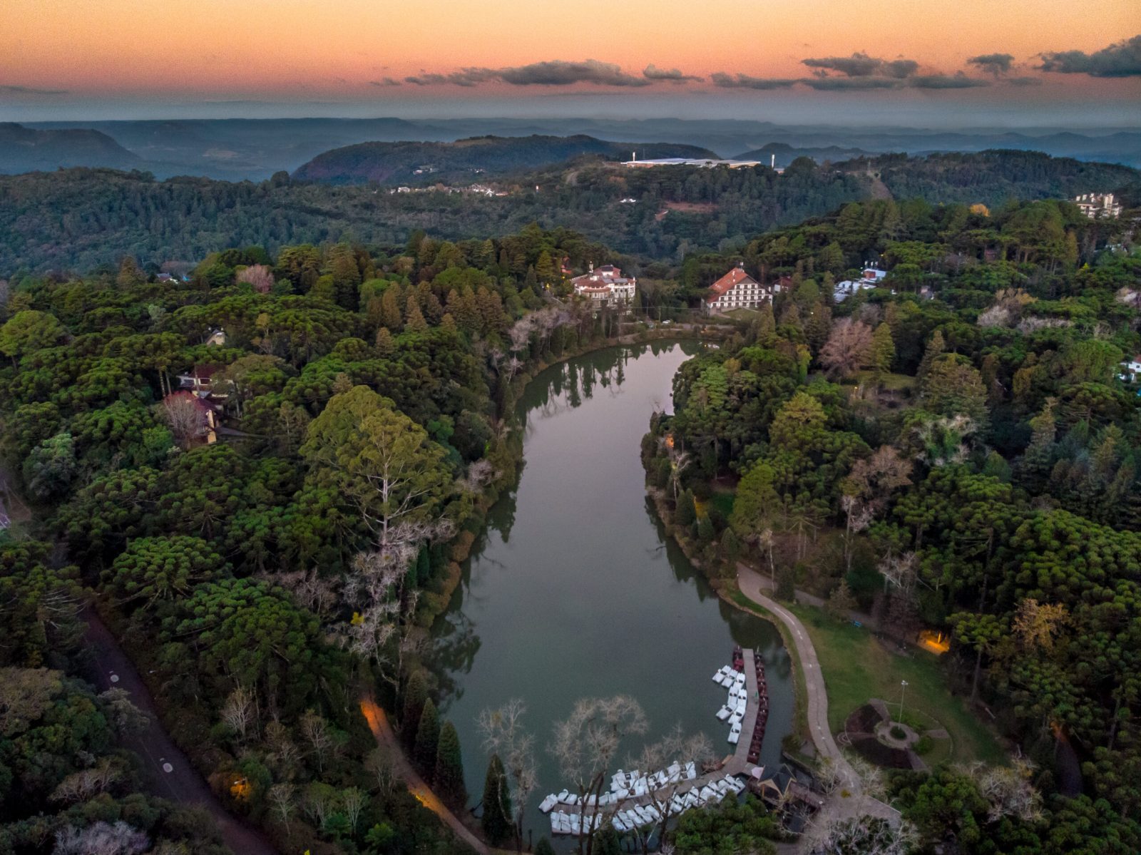 Lago Negro em Gramado, visita certa quando estiver por aqui 1 Lago Negro Gramado Vista Aerea scaled 1 scaled - lago negro em gramado