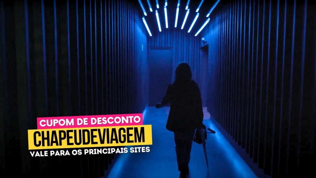 Parque da NASA - Cupom Space Adventure CHAPEUDEVIAGEM: Até 15% OFF 13 Cupom Space Adventure CHAPEUDEVIAGEM - Andy no corredor de luzes