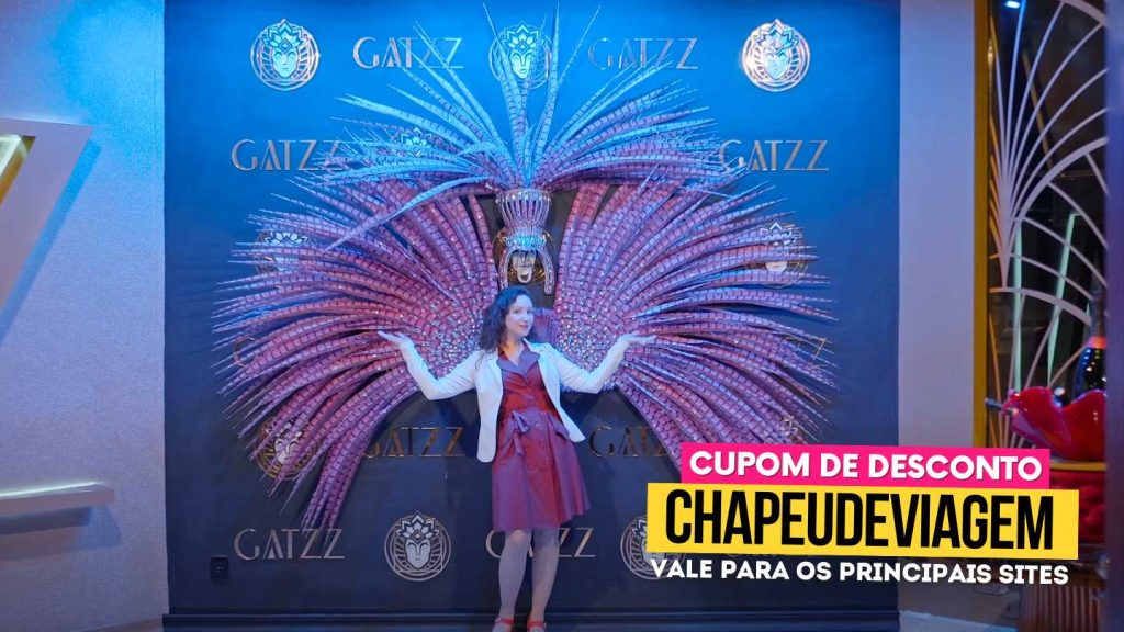Gatzz Gramado Cupom de Desconto - Jantar com Show até 15% off 18 Gatzz Gramado Cupom CHAPEUDEVIAGEM - Andy na frente de penas