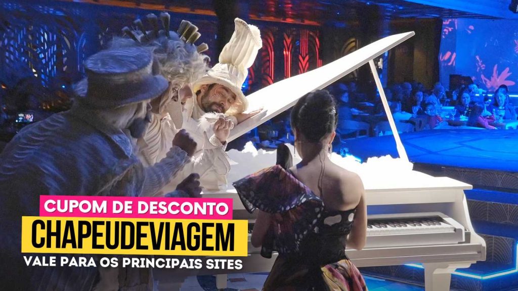 Gatzz Gramado Cupom de Desconto - Jantar com Show até 15% off 15 Gatzz Gramado Cupom CHAPEUDEVIAGEM - Artista tocando piano e personagens vestidos de branco