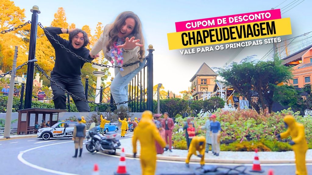 Mini Mundo Cupom CHAPEUDEVIAGEM até 15% de Desconto 3 Mini Mundo Cupom CHAPEUDEVIAGEM -  Andy e PH parecendo gigantes perto das miniaturas