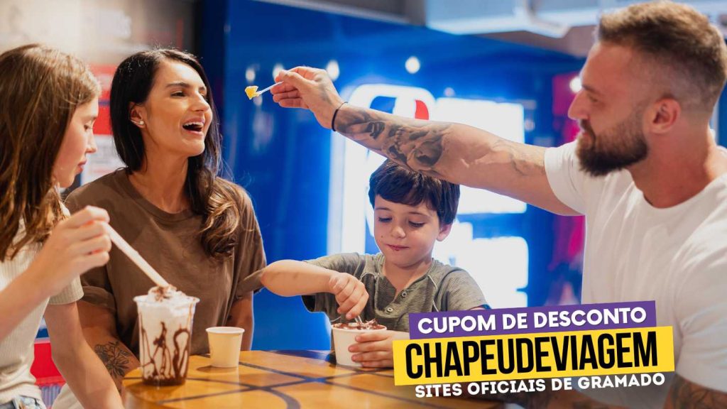 NBA Park Cupom CHAPEUDEVIAGEM - família com milk shake e lanche no restaurante da NBA