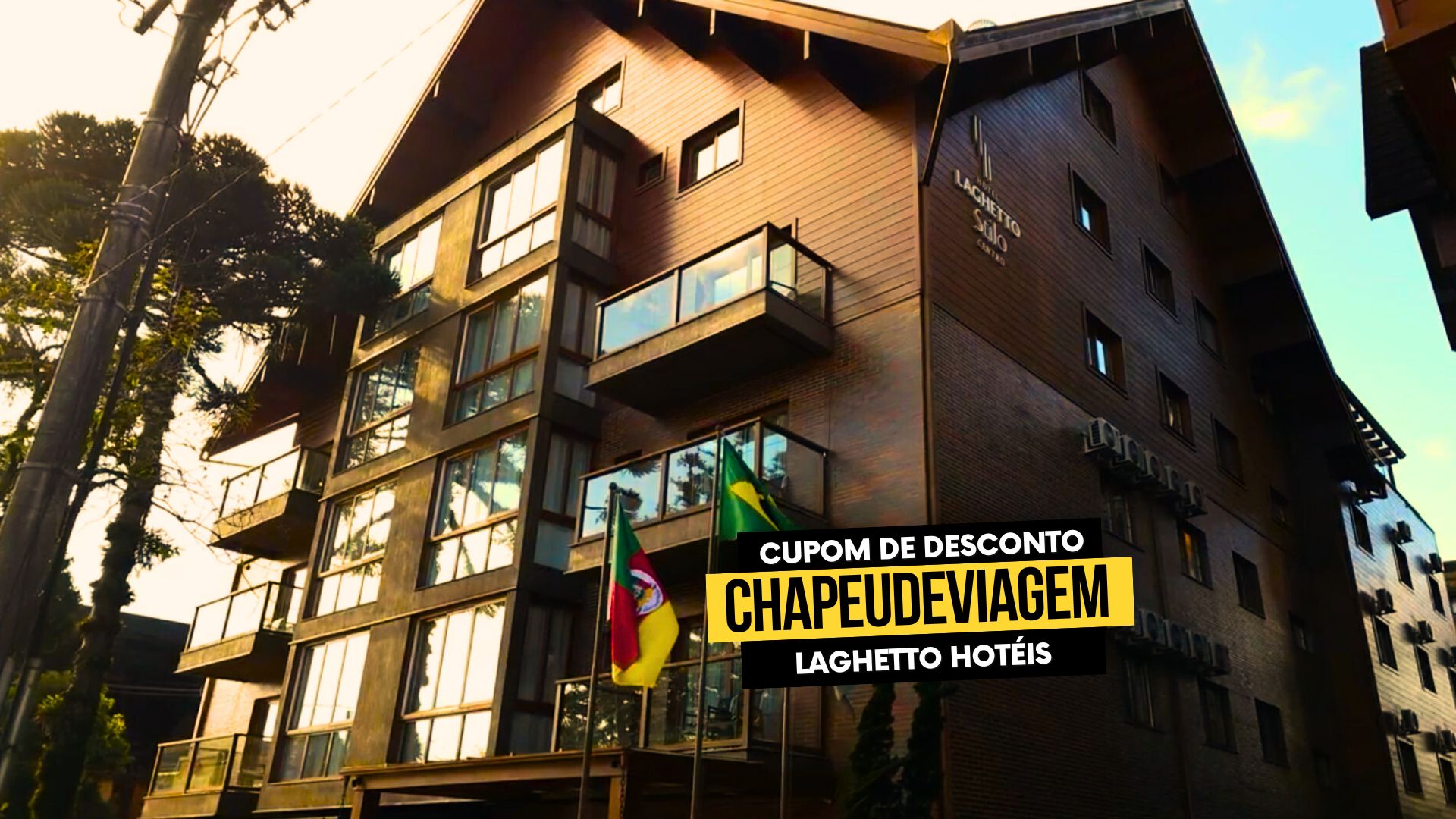 Fachada do Hotel Laghetto, no Centro de Gramado, com cupom de desconto CHAPEUDEVIAGEM - Diária Laghetto Hotéis