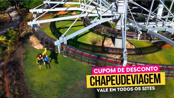 Ingresso Aerozuum - Cupom CHAPEUDEVIAGEM até 15% de Desconto 3 Ingresso Aerozuum Bondinhos Aéreos Cupom CHAPEUDEVIAGEM - Aerozuum Brinquedo com cadeiras suspensas
