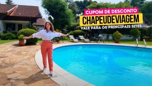 Hotel Ritta Hoppner Cupom CHAPEUDEVIAGEM - Andy caminhando na borda da piscina externa