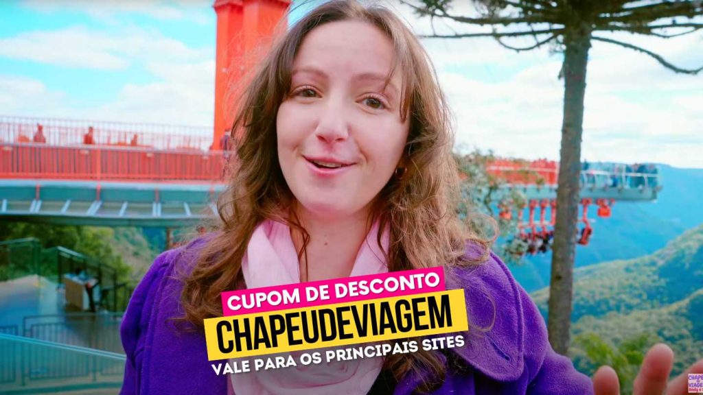 Cupom SkyGlass CHAPEUDEVIAGEM - Andy na frente da  Plataforma de vidro