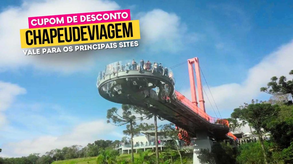 Gramado com chuva: parques cobertos e como remarcar o ingresso 13 Plataforma de vidro do Skyglass sobre o vale, em Canela