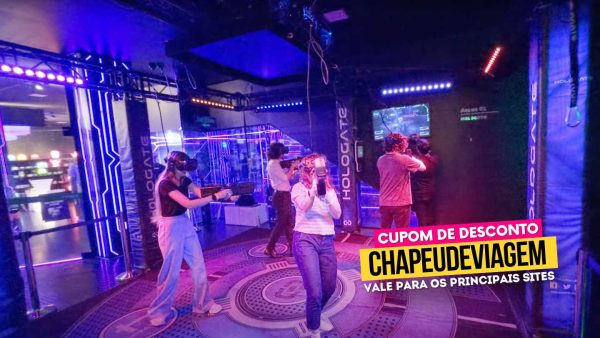 Cupom Exceed Park CHAPEUDEVIAGEM - Pessoas no simulador de realidade virtual