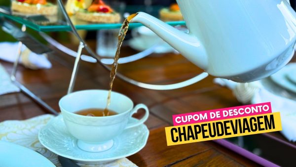 Chá da Tarde Saint Andrews Cupom CHAPEUDEVIAGEM - Foto da mesa com chá sendo servido