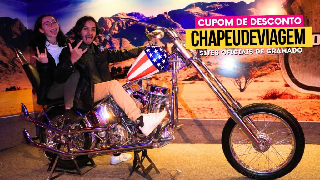 Passaporte Dreams Cupom CHAPEUDEVIAGEM - Casal na moto