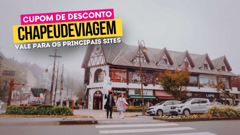 Clima em Gramado Cupom CHAPEUDEVIAGEM Ph e Andy com baloes no centro e neblina - clima de gramado