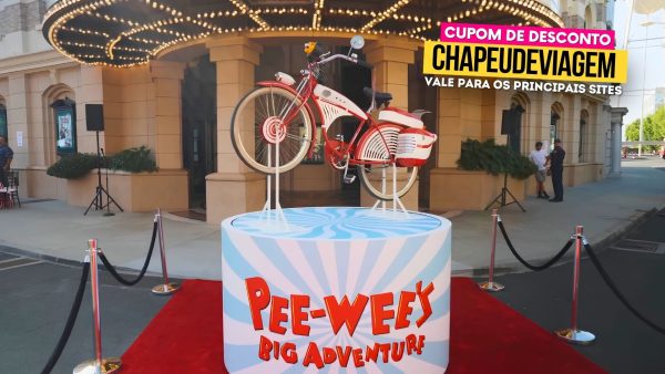 Ingresso Warner Bros Tour Cupom CHAPEUDEVIAGEM - Pee Wee Bike