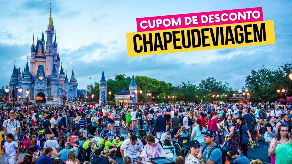 Walt Disney World Orlando Cupom CHAPEUDEVIAGEM - pessoas na frente do castelo