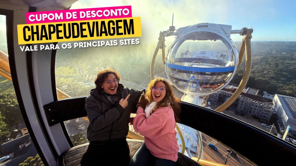 Melhores Rodas Gigantes no Brasil Cupom CHAPEUDEVIAGEM - Ph, Andy apontando na cabine Roda Canela