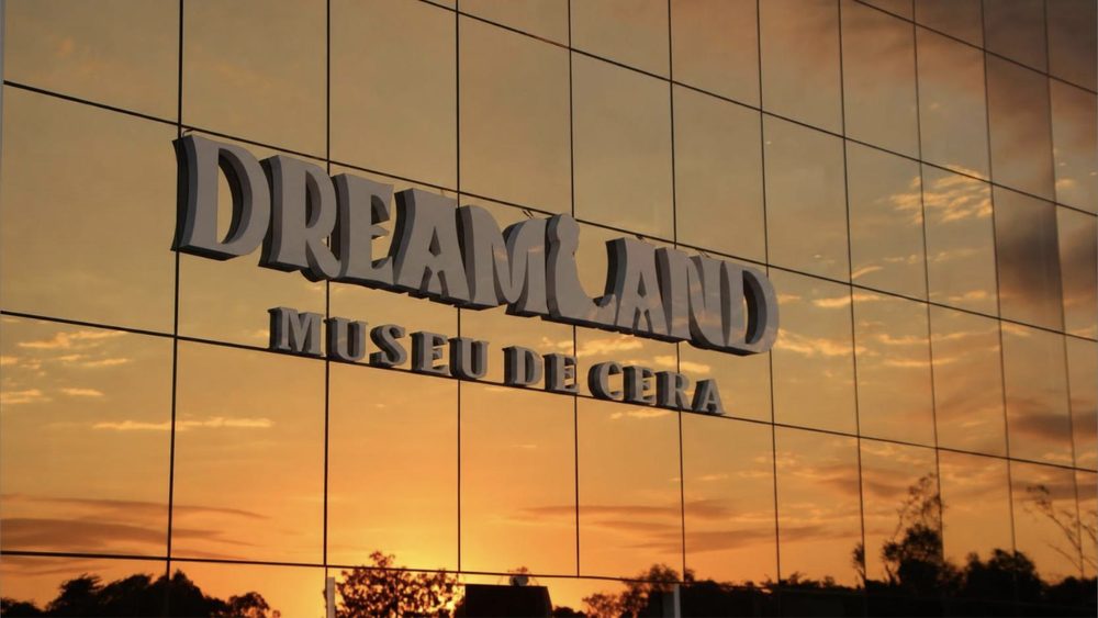 Fachada do Dreamland Museu de Cera ao pôr do sol